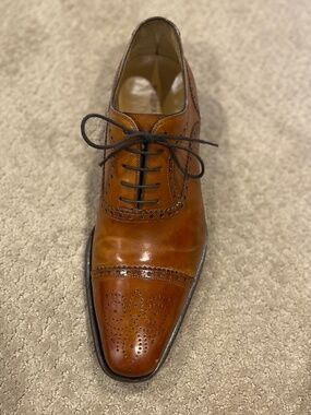 Tan Magnannl cap toe size 9M
